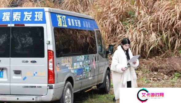 狗头萝莉录综艺首日，素颜形象太美，清纯气质绝佳，网友：越来越好了